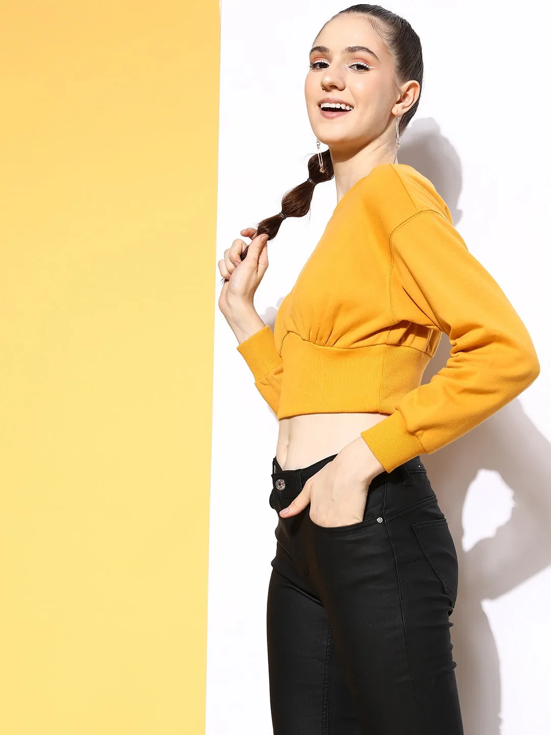 Berrylush Women Solid Yellow Round Neck Straight Hem Crop Pullover Sweatshirt