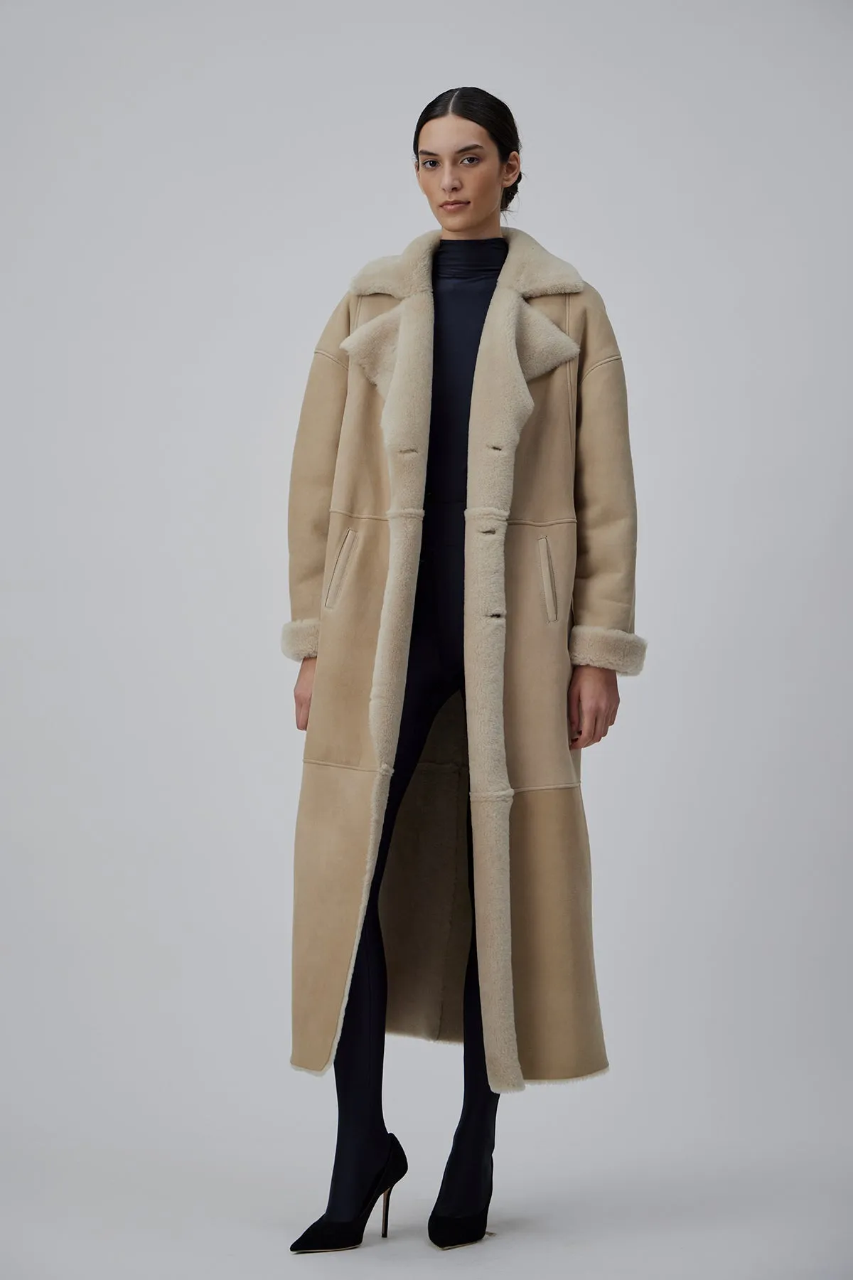 LONG SHEARLING COAT IN MACCHIATO