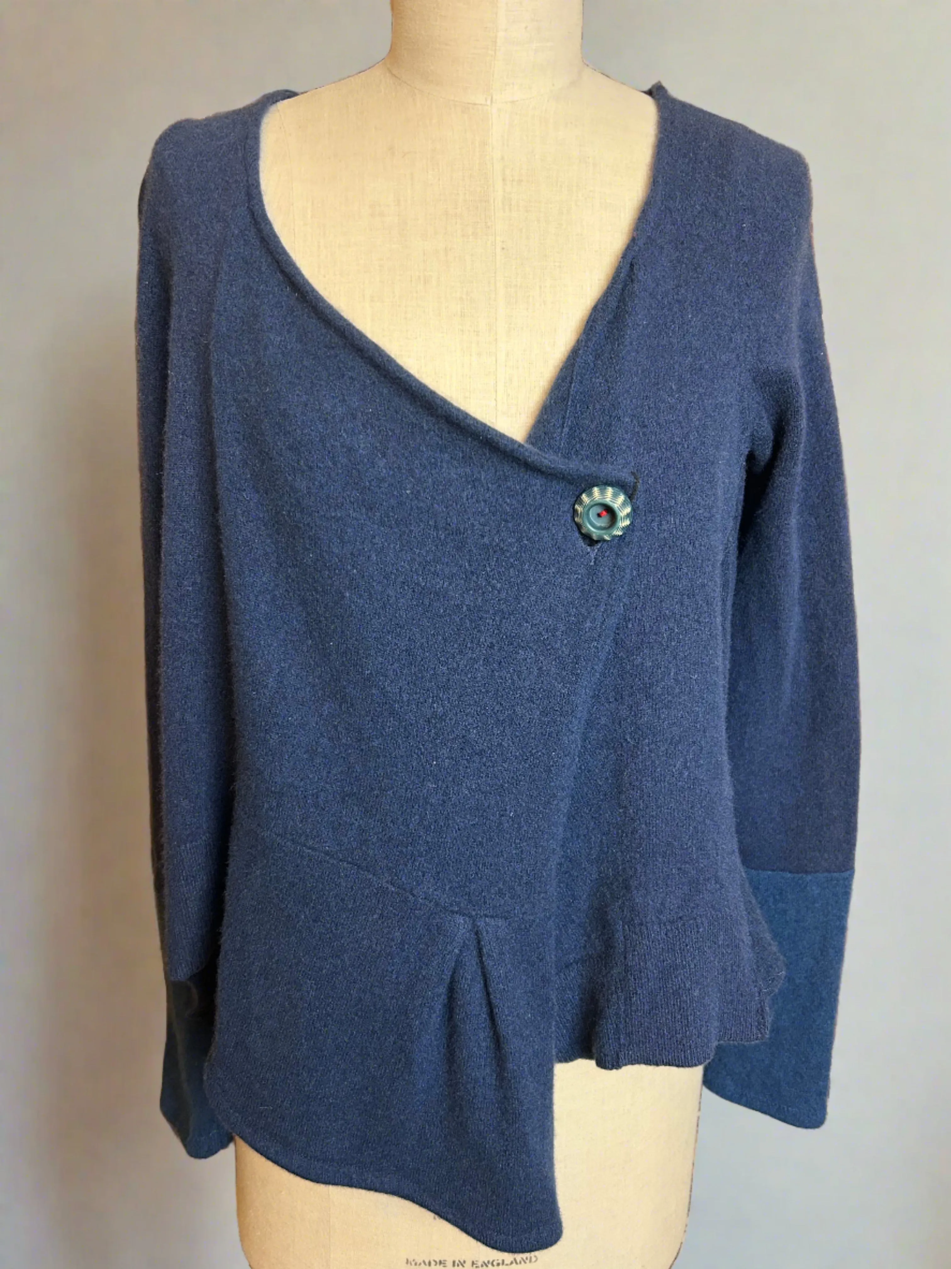 Nimpy Clothing upcycled 100% cashmere blue short cardigan small