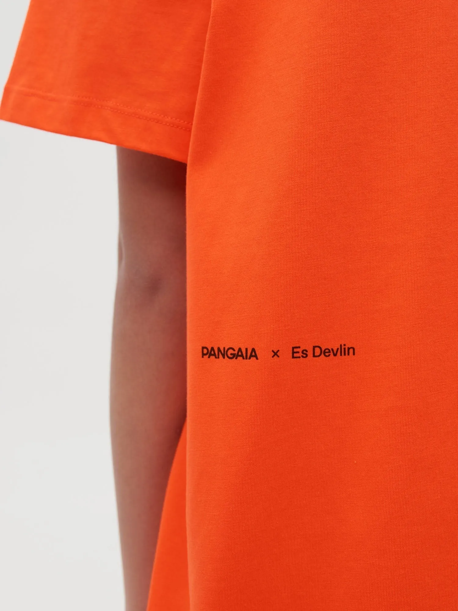 PANGAIA x Es Devlin T-shirt—es orange