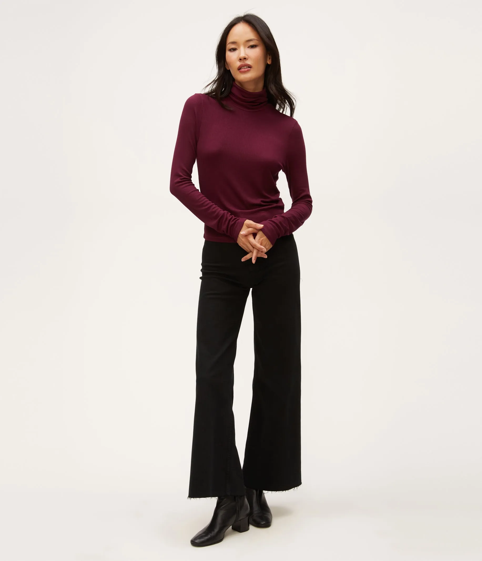 Tara Crop Turtleneck