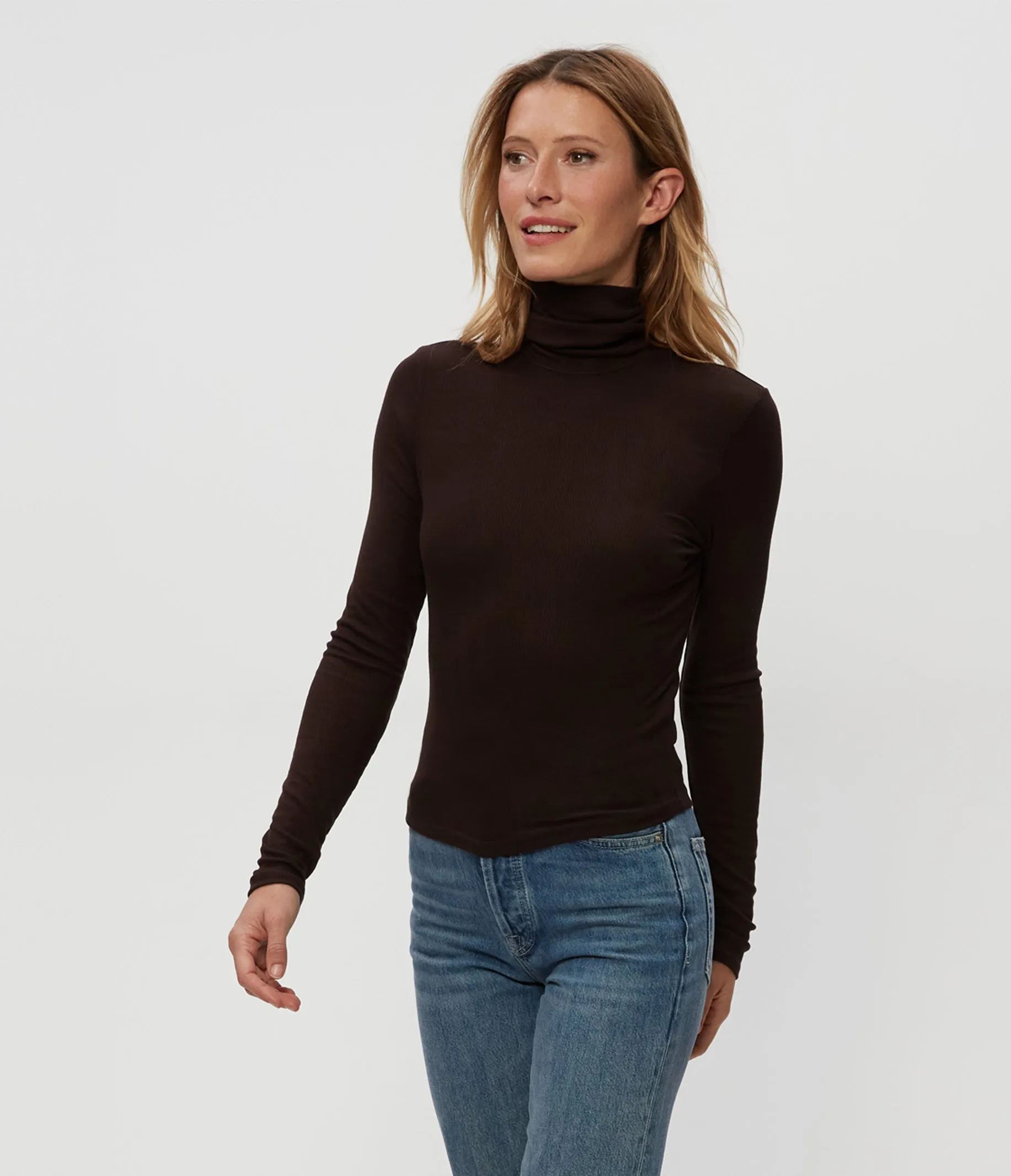 Tara Crop Turtleneck