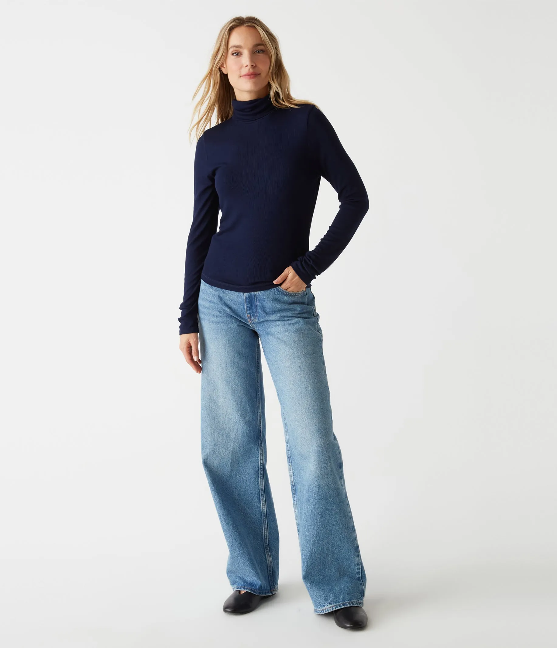 Tara Crop Turtleneck